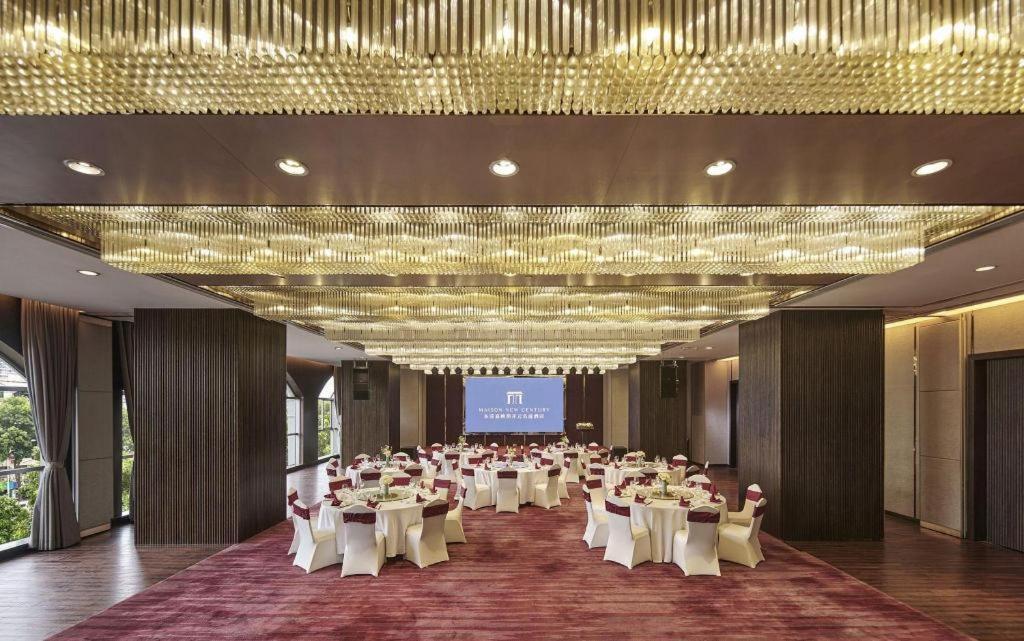 Maison New Century Hotel Dongguan Dongguan  Exteriör bild