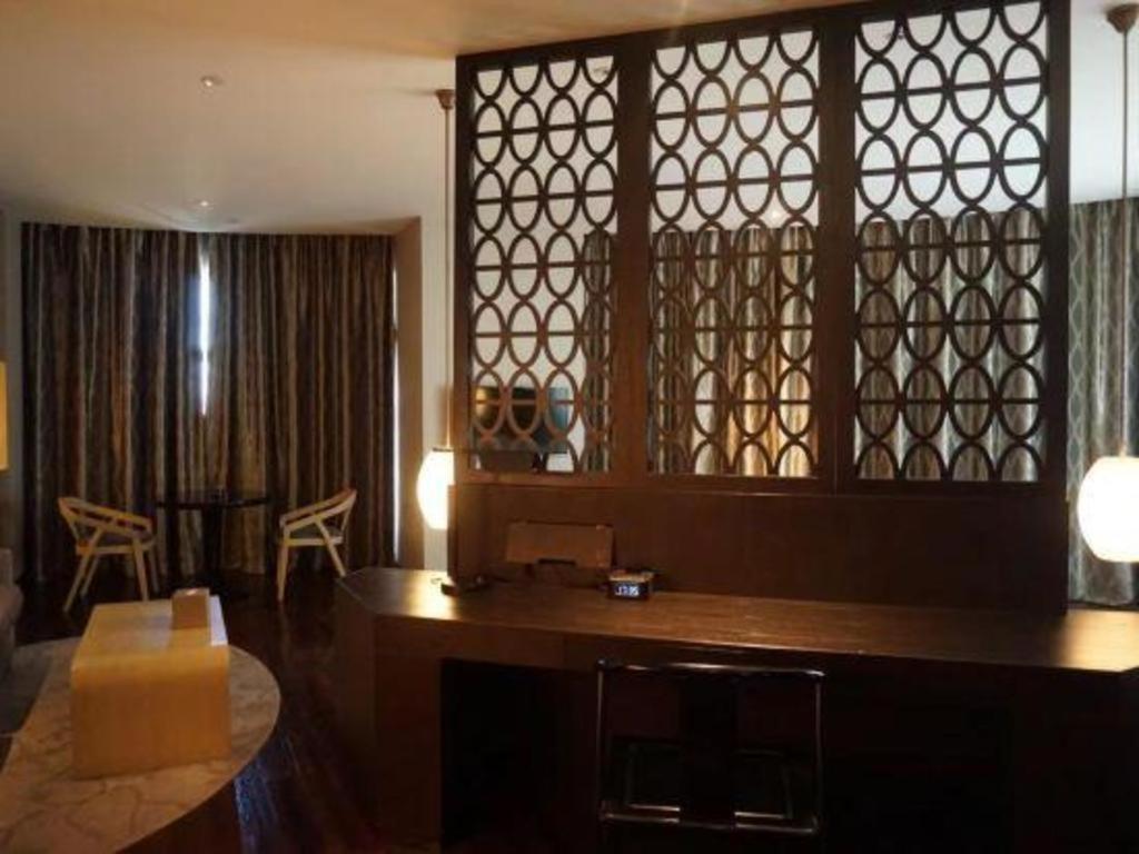 Maison New Century Hotel Dongguan Dongguan  Exteriör bild
