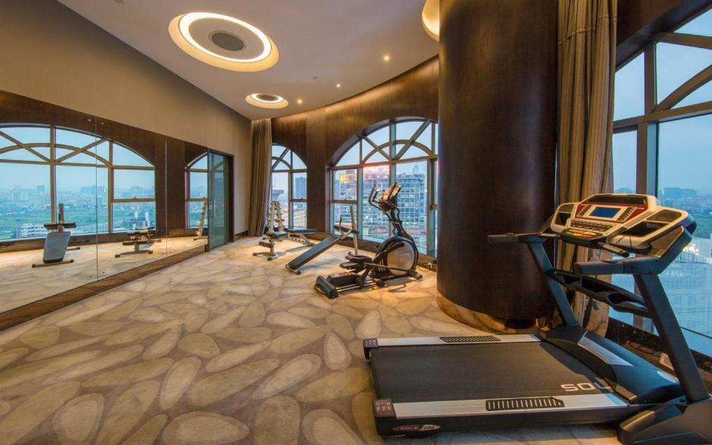 Maison New Century Hotel Dongguan Dongguan  Exteriör bild